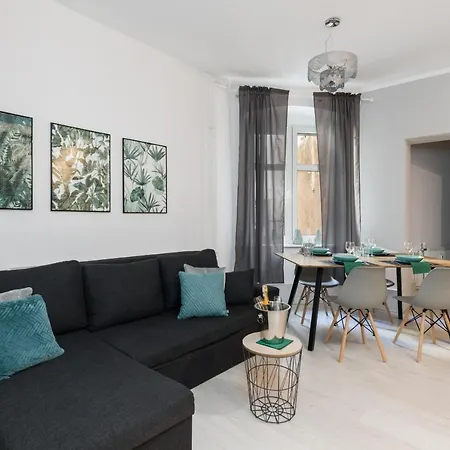 Center Okraglak Gwarna By Renters *