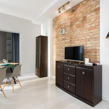 Center Okraglak Gwarna By Renters *